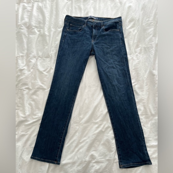 GAP Mid-rise Classic Straight - Picture 2 of 4